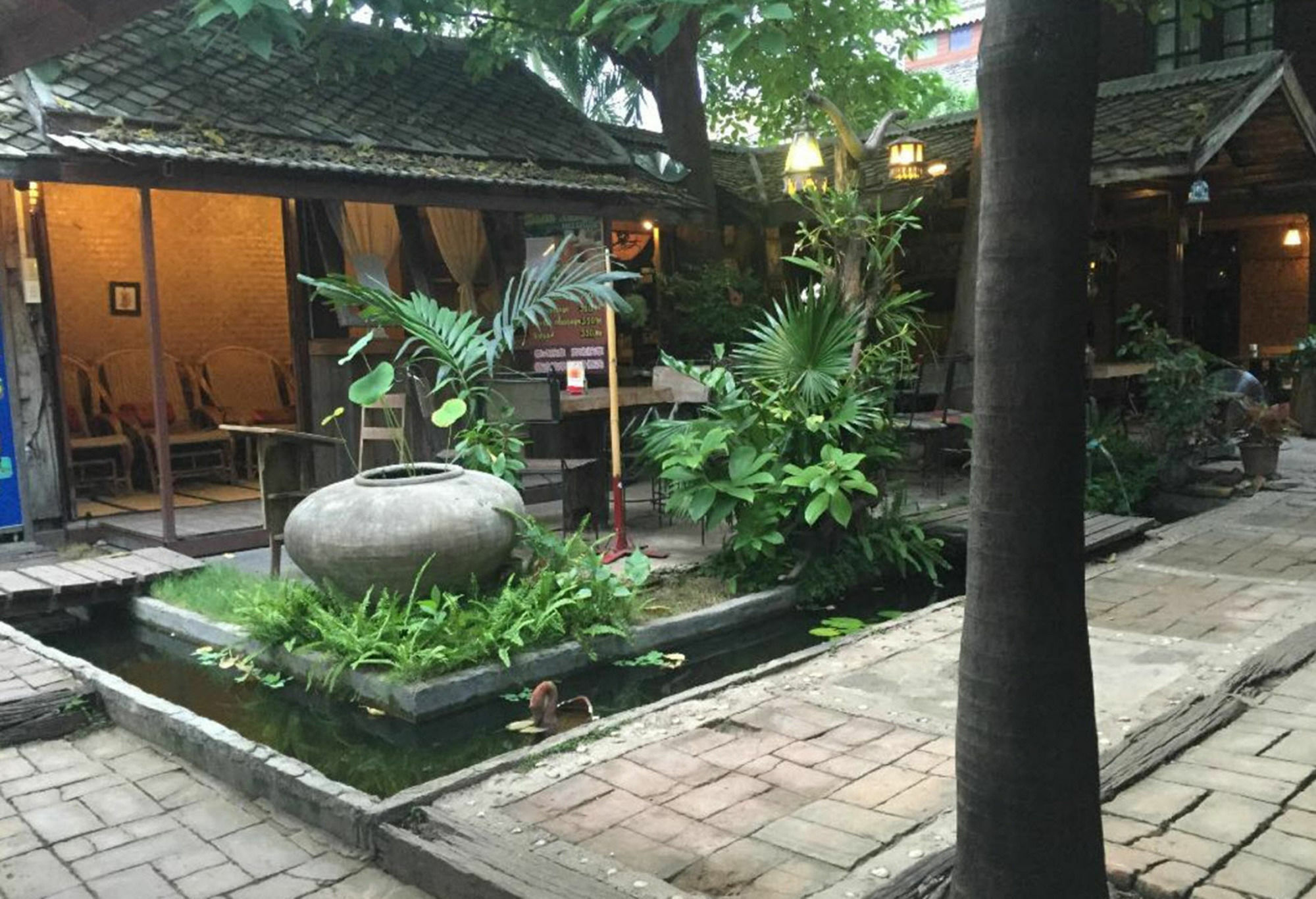 Baanlansa Bed&Bar Hotel Chiang Mai Ngoại thất bức ảnh